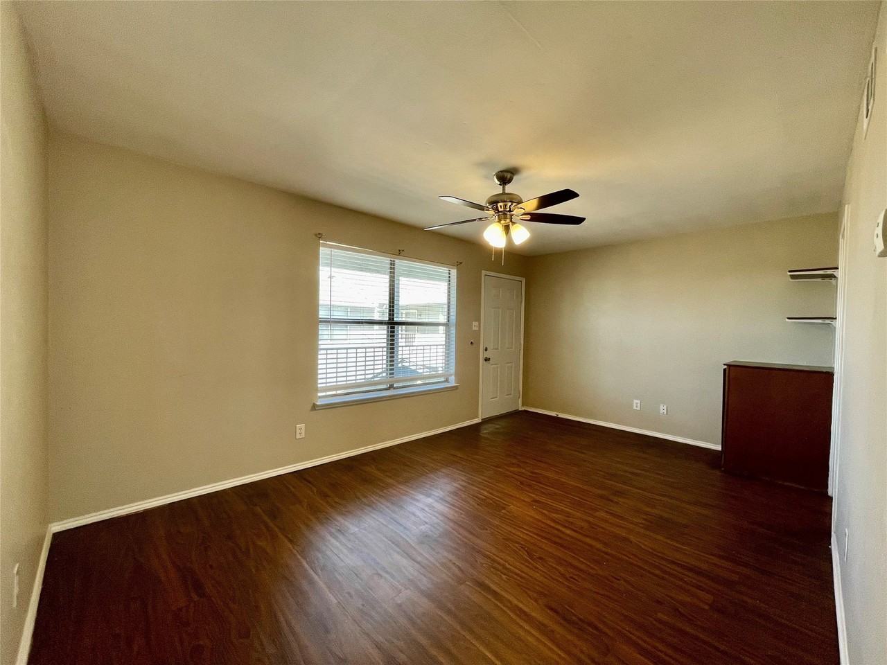 2526 W Prairie St #203 - Photo 7 of 10