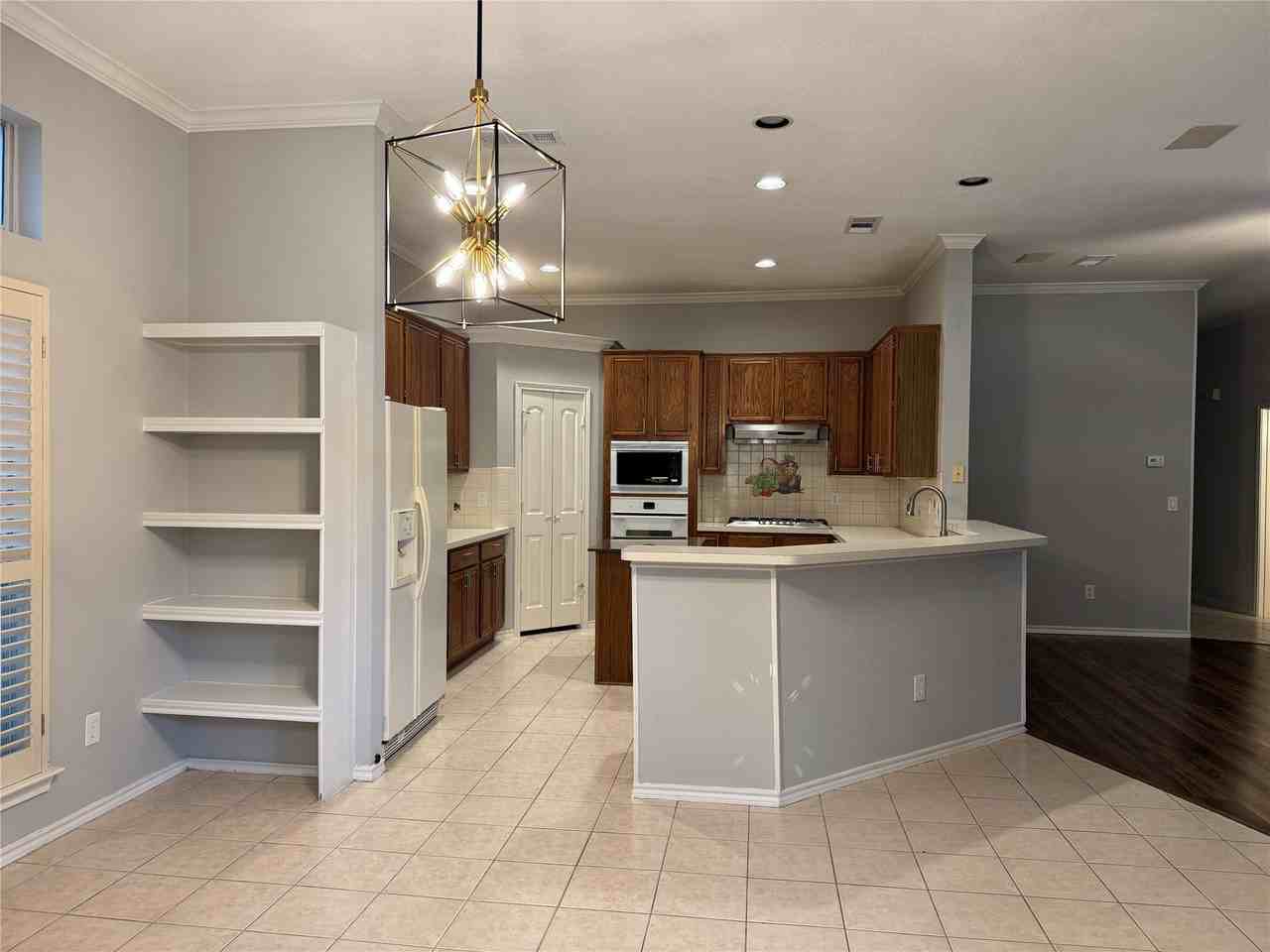 827 Ash Grove Ln #829 - Photo 4 of 14