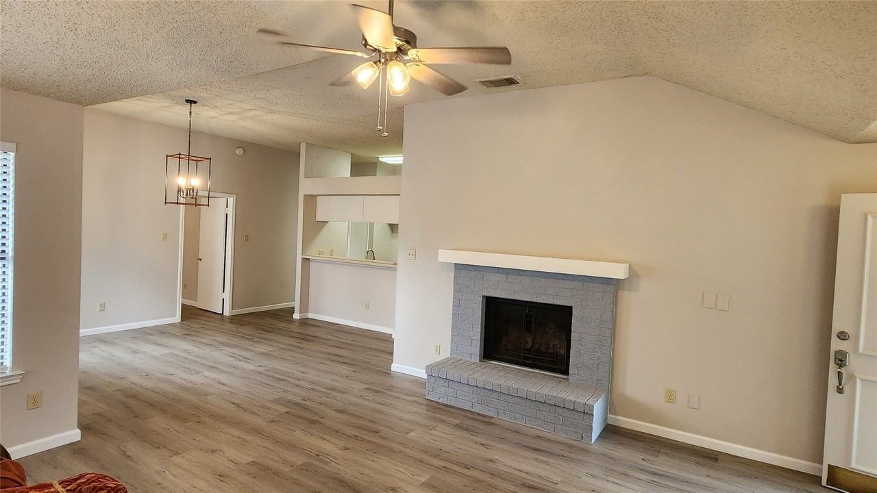 520 Kirkland Dr - Photo 3 of 17