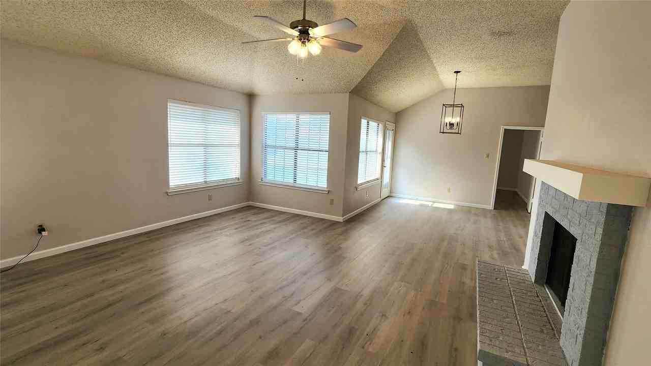 520 Kirkland Dr - Photo 4 of 17