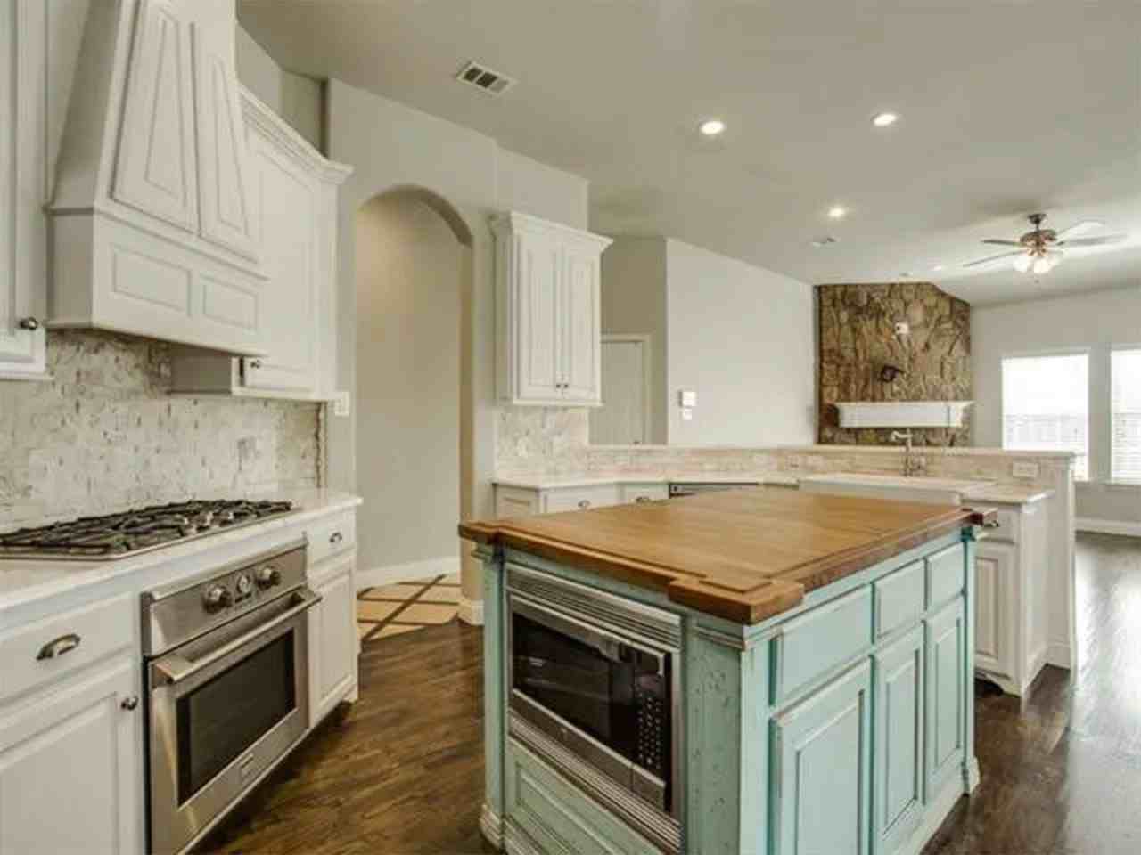 13485 Grayhawk Blvd - Photo 2 of 19