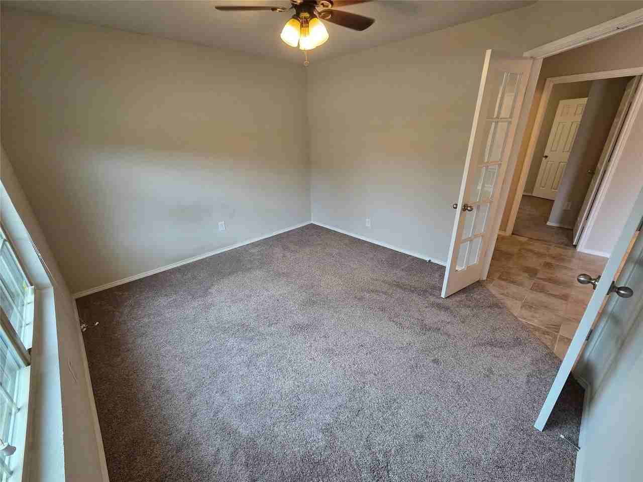 7504 Boat Wind Rd - Photo 4 of 17