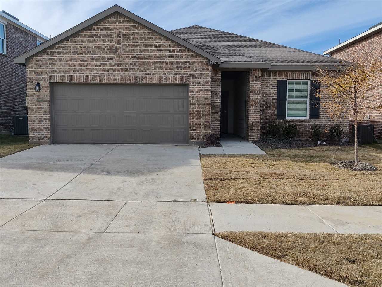 10356 Holycross Ln - Photo 2 of 32