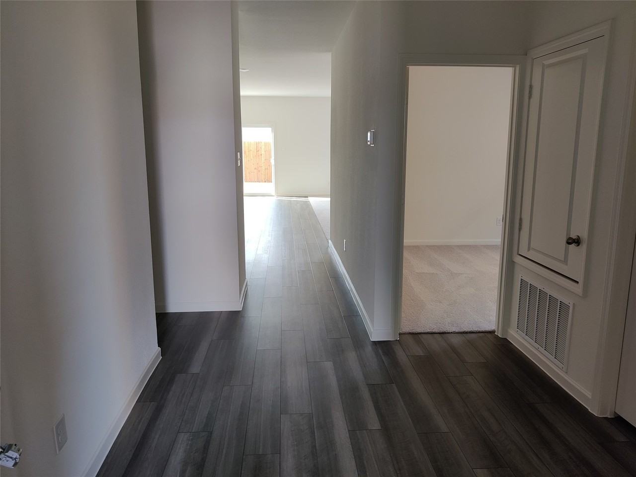 10356 Holycross Ln - Photo 3 of 32
