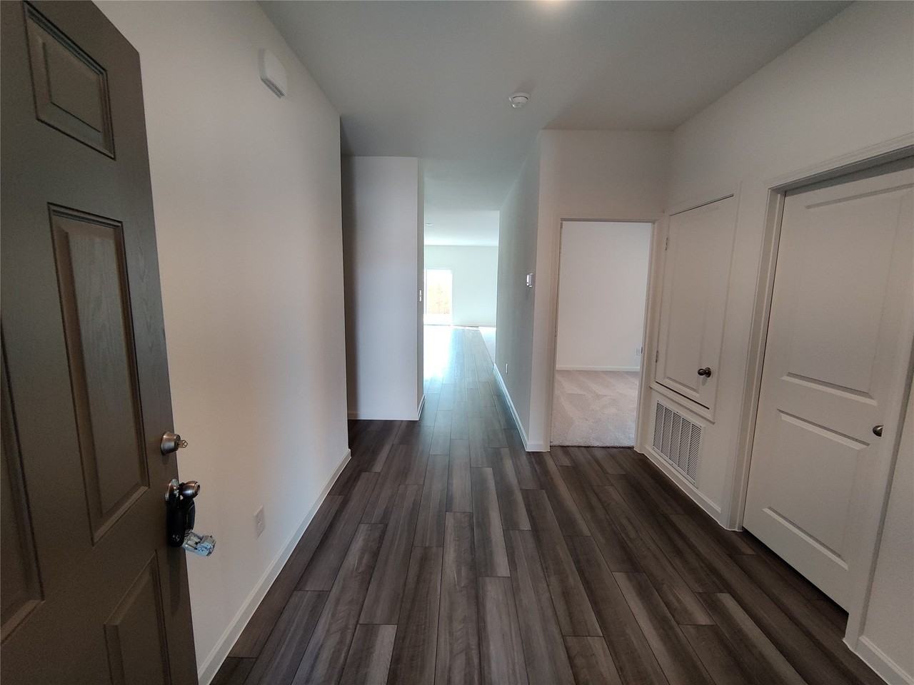 10356 Holycross Ln - Photo 4 of 32