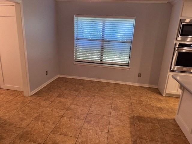 4115 Holbrook St - Photo 5 of 24