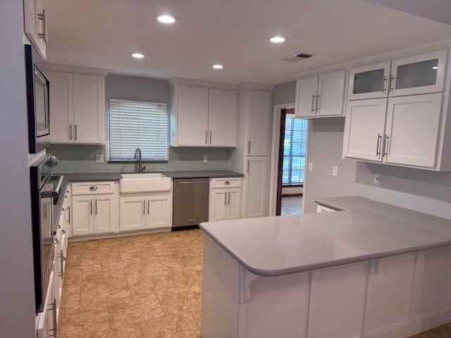 4115 Holbrook St - Photo 6 of 24