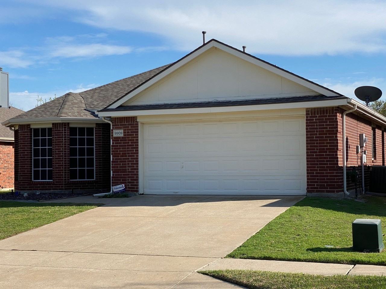 9909 Carter Dr - Photo 3 of 38