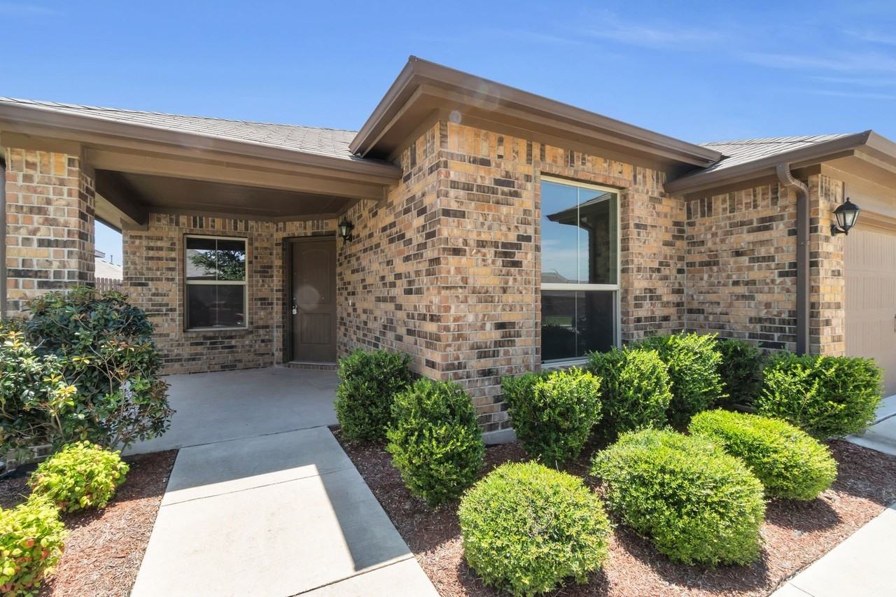 6309 Seagull Ln - Photo 4 of 30