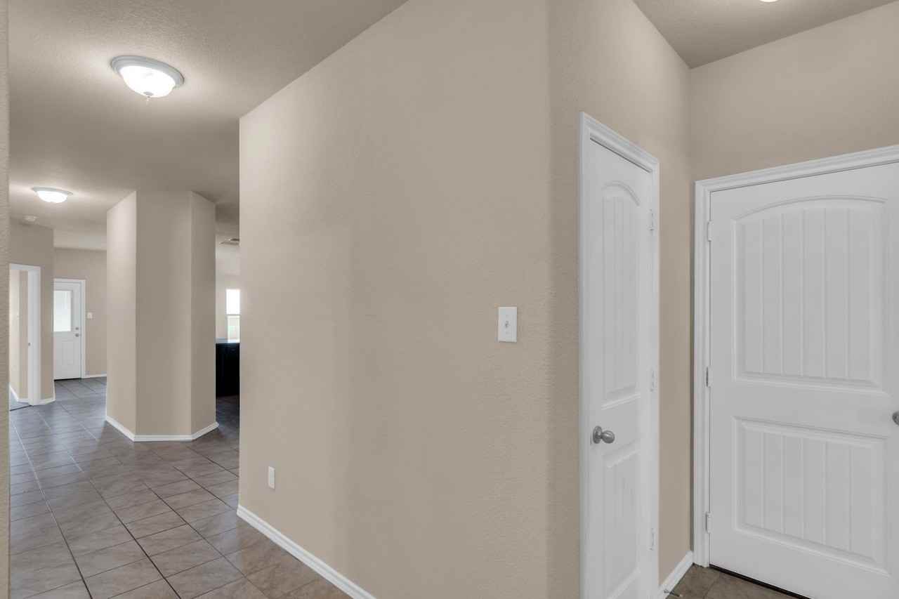 6309 Seagull Ln - Photo 5 of 30