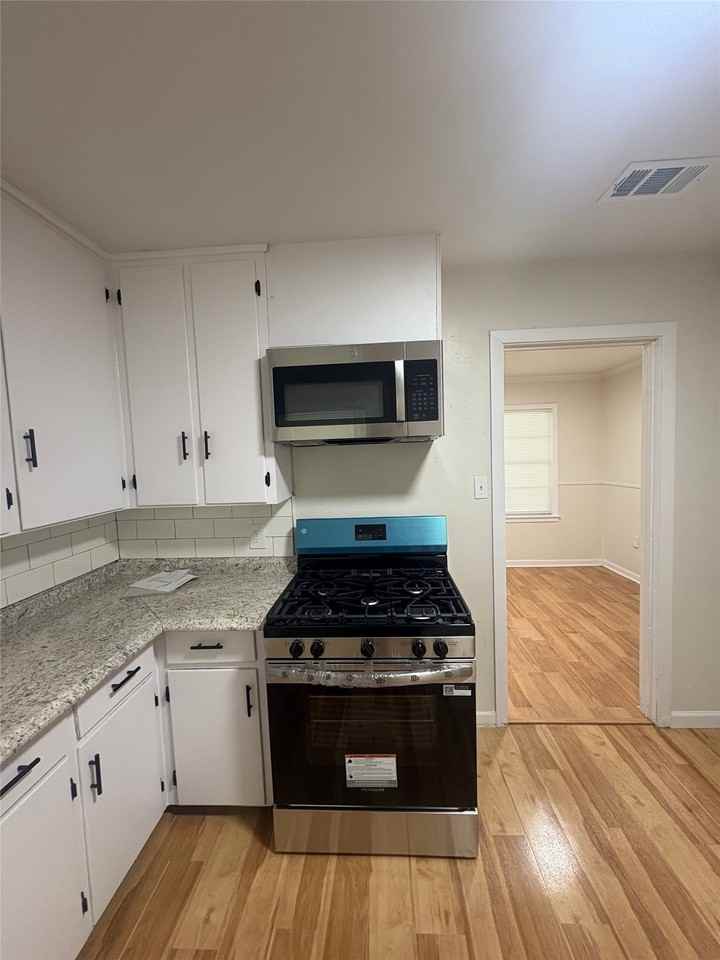 5836 Pollard Dr - Photo 5 of 14
