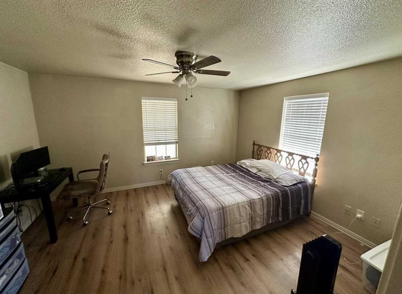 900 W Avenue F - Photo 6 of 13