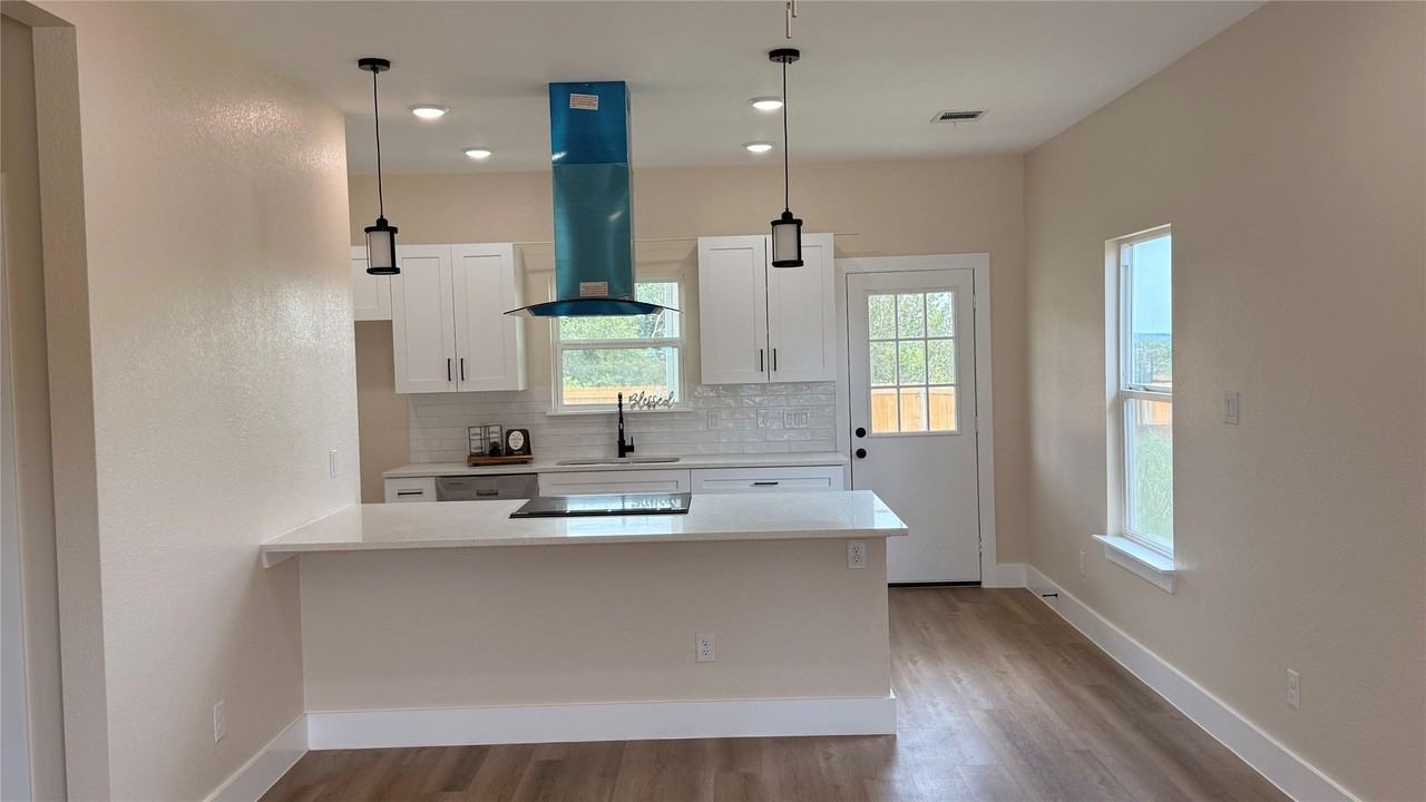 2619 Creekview Dr - Photo 4 of 10