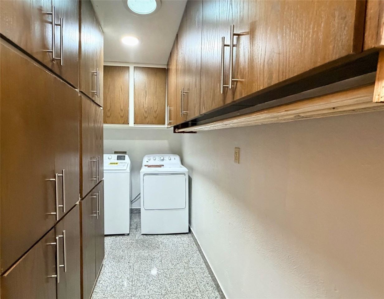 1226 Linkwood Ln - Photo 5 of 13