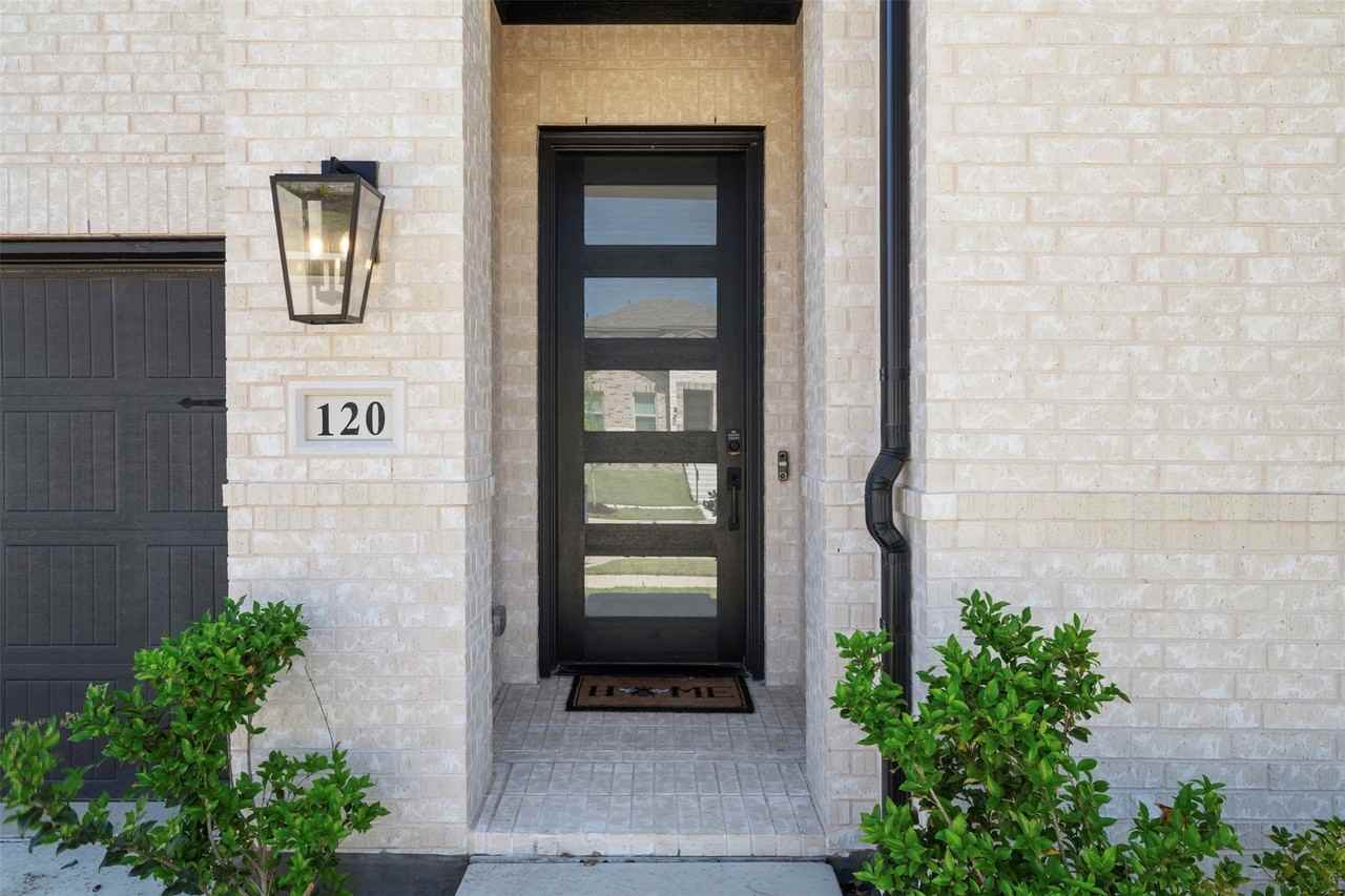 120 Tornillo Dr - Photo 2 of 40