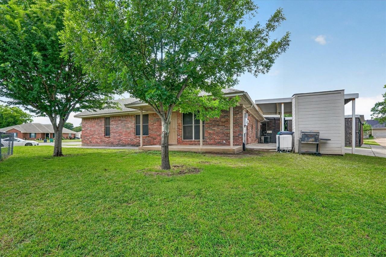 3132 Cedar Hill St - Photo 3 of 24