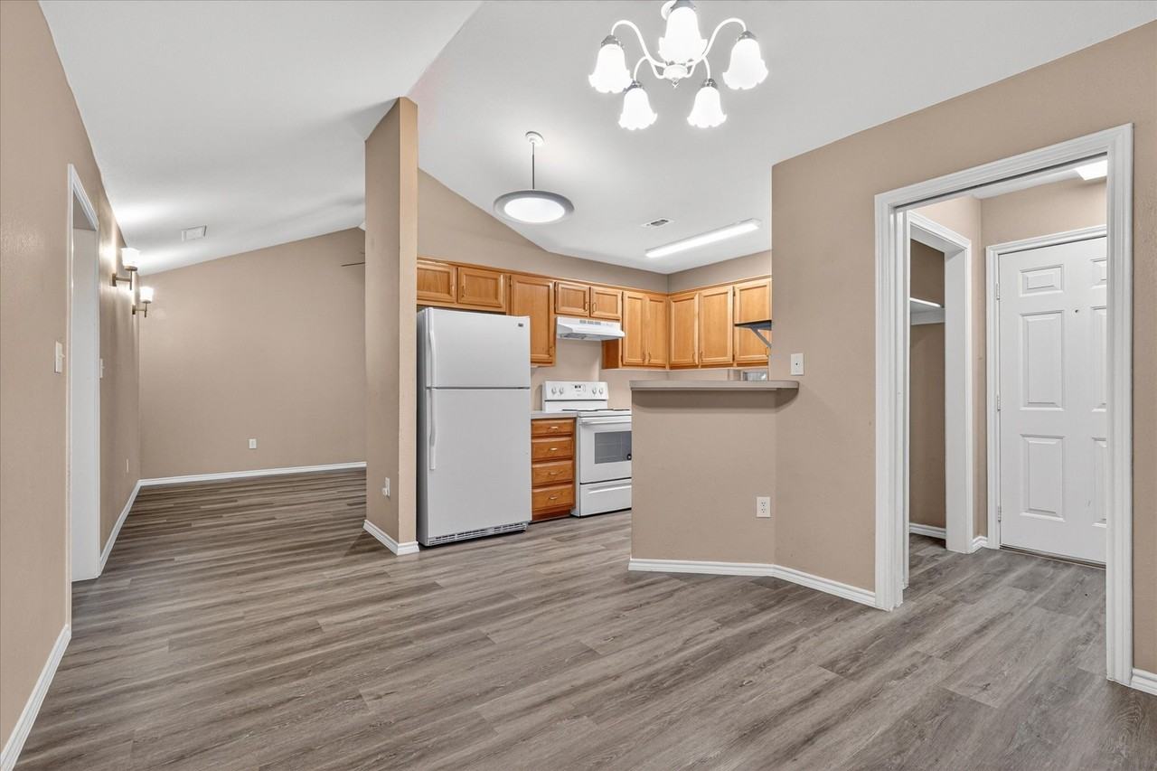 3132 Cedar Hill St - Photo 5 of 24