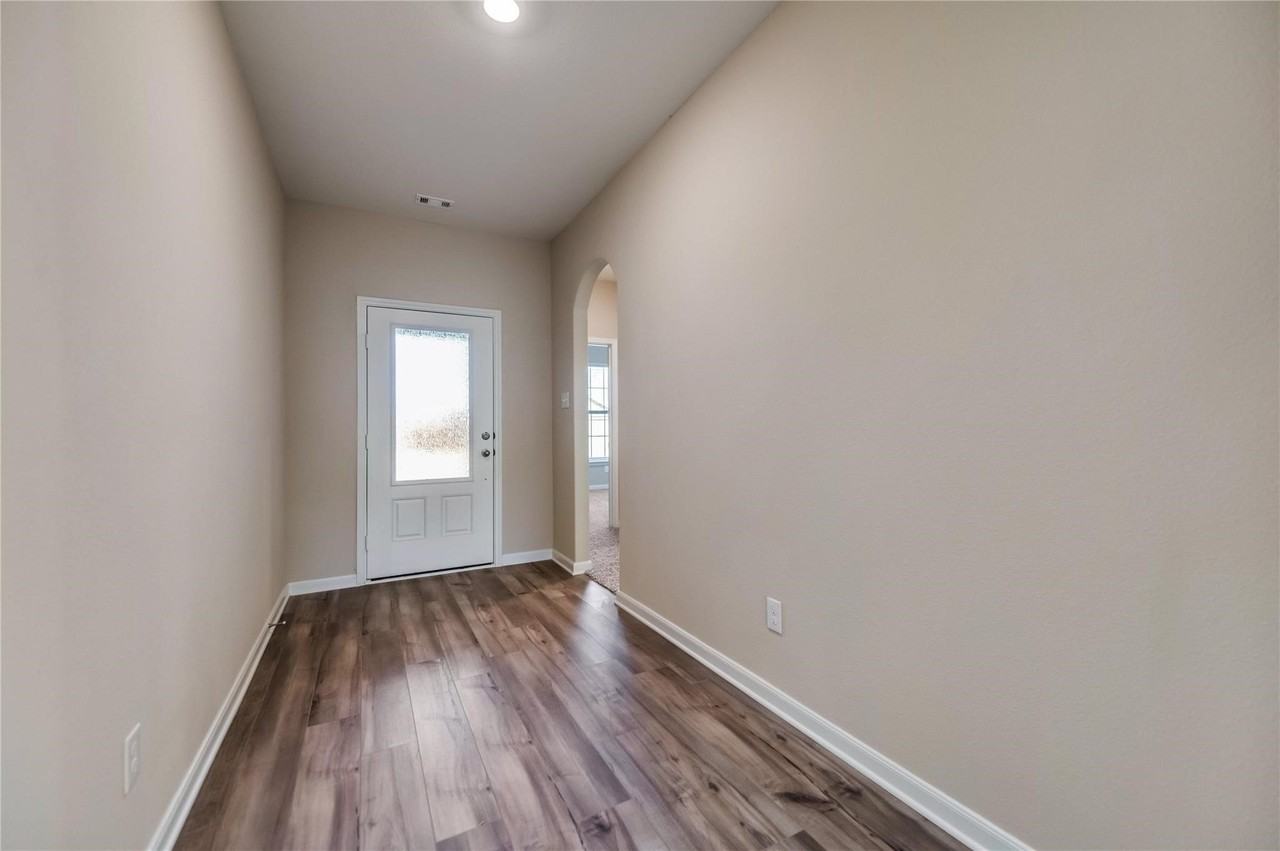 Lakeridge Dr - Photo 3 of 24
