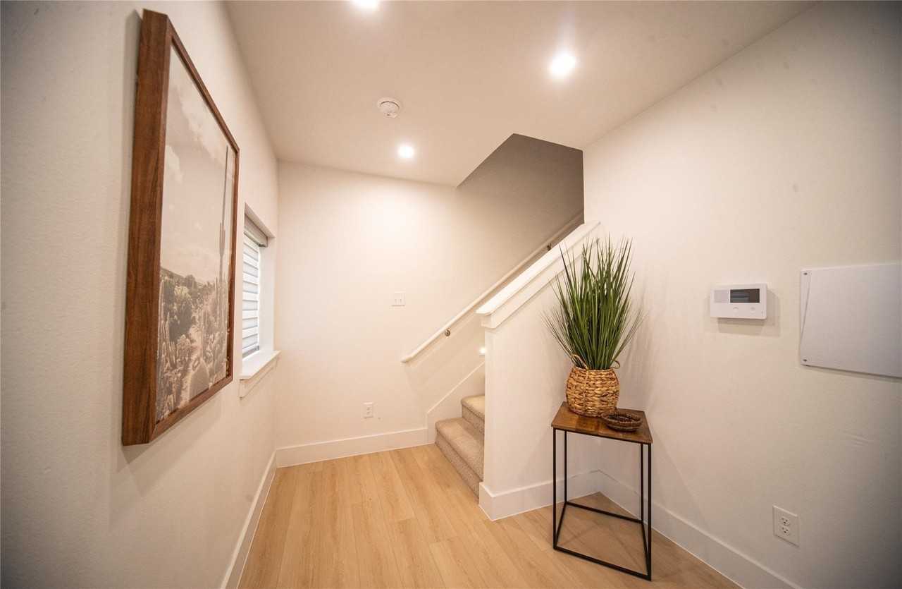 236 Urbane Crest Dr - Photo 3 of 19