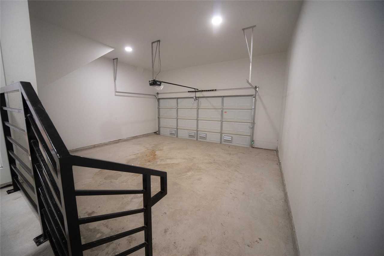 236 Urbane Crest Dr - Photo 5 of 19
