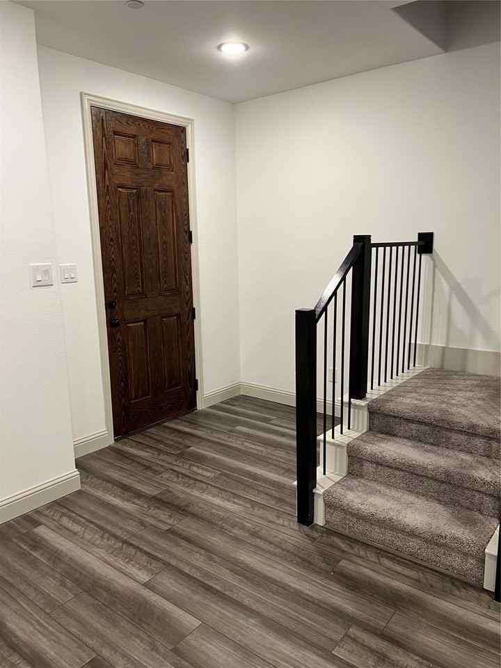 6041 Roper Rd - Photo 5 of 24