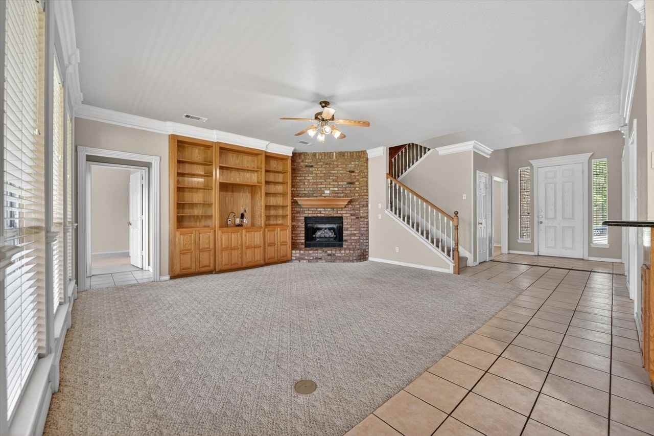 914 Dove Creek Trl - Photo 3 of 27