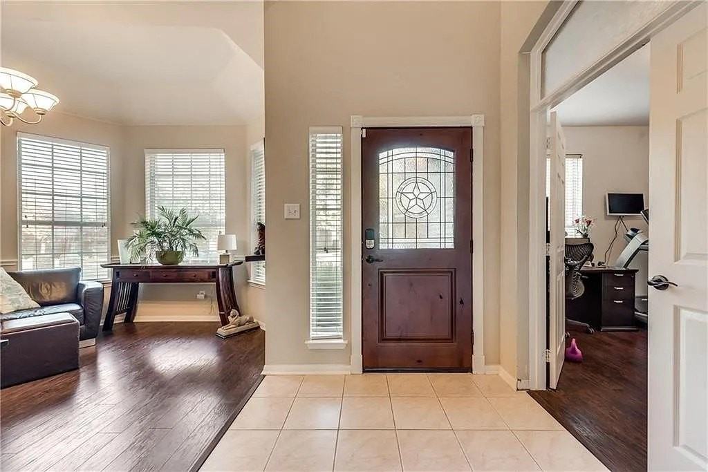 4417 Scenic Dr - Photo 2 of 18
