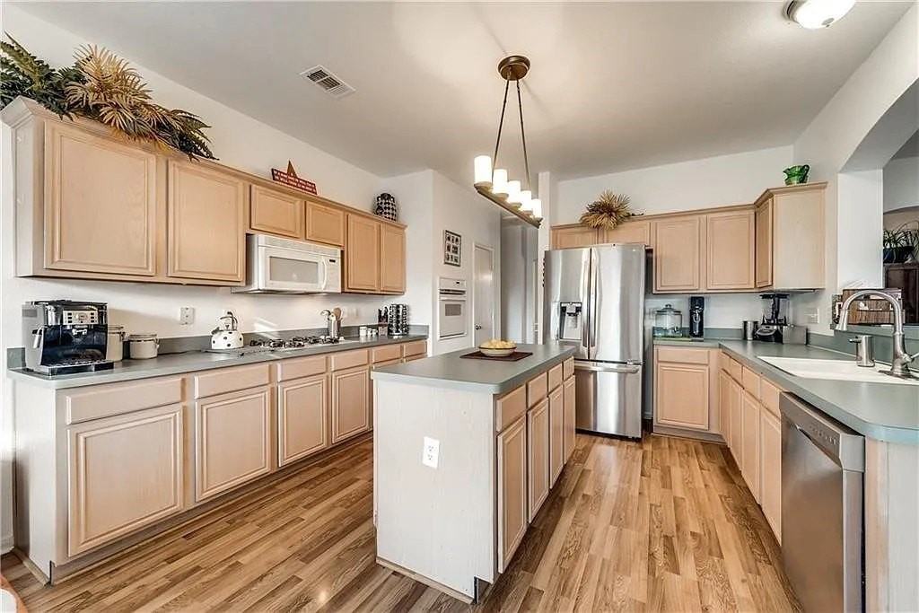4417 Scenic Dr - Photo 7 of 18