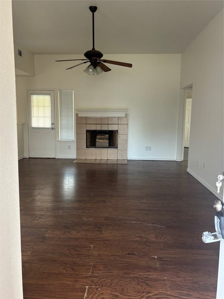 2615 Ennis Ave - Photo 2 of 6