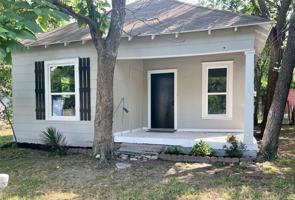featured image of 1020 N Clinton St