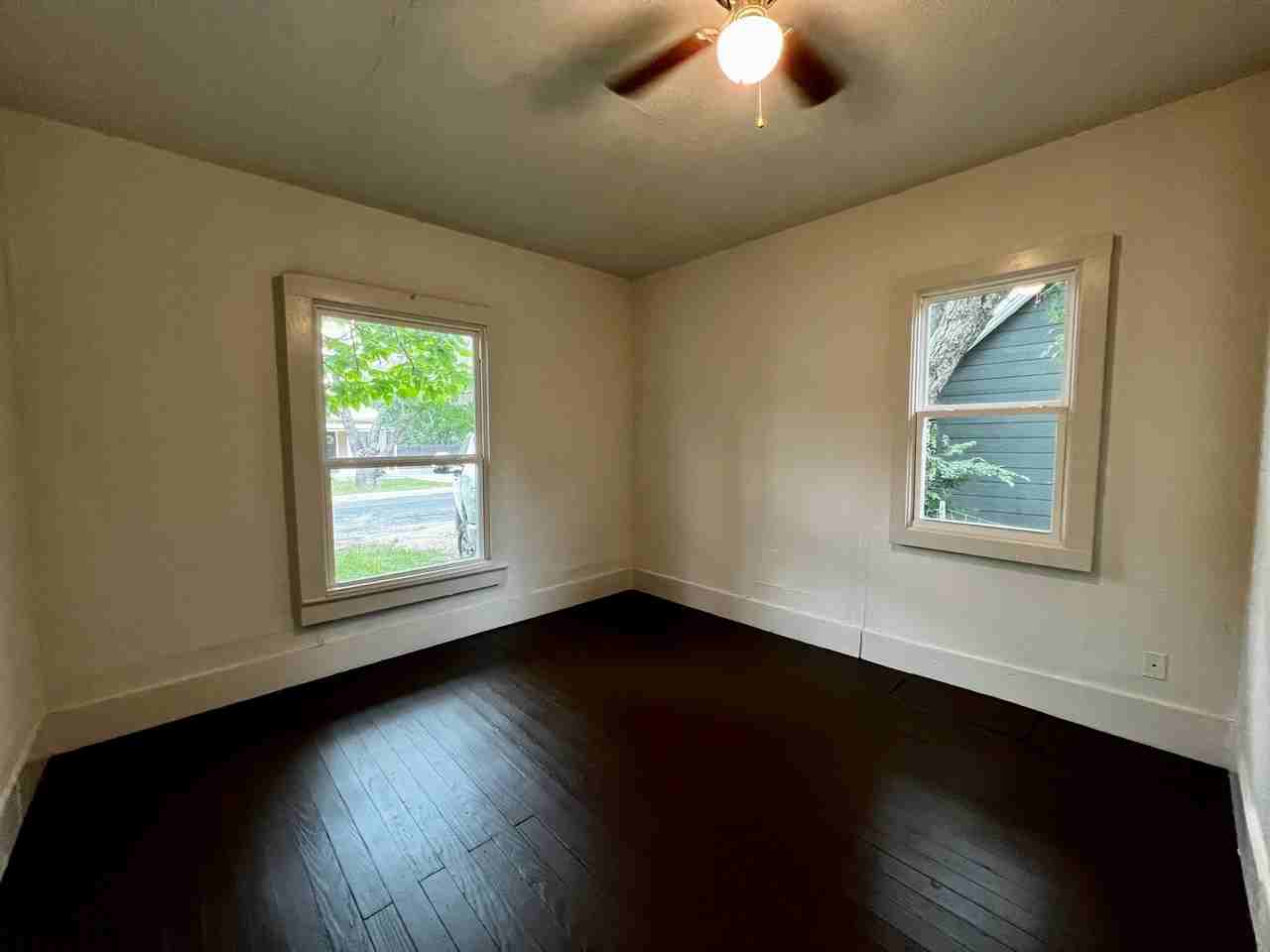 1020 N Clinton St - Photo 6 of 13
