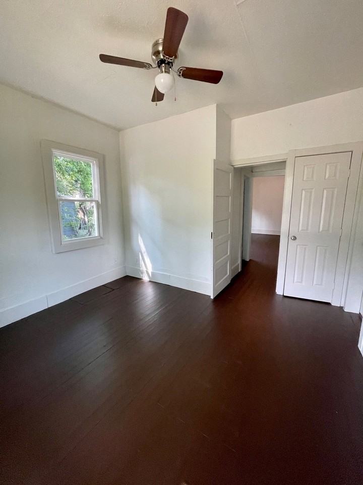 1020 N Clinton St - Photo 7 of 13