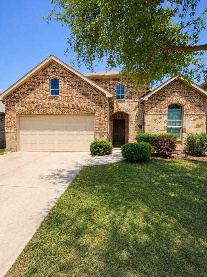 1501 Toucan Dr - Photo 3 of 29