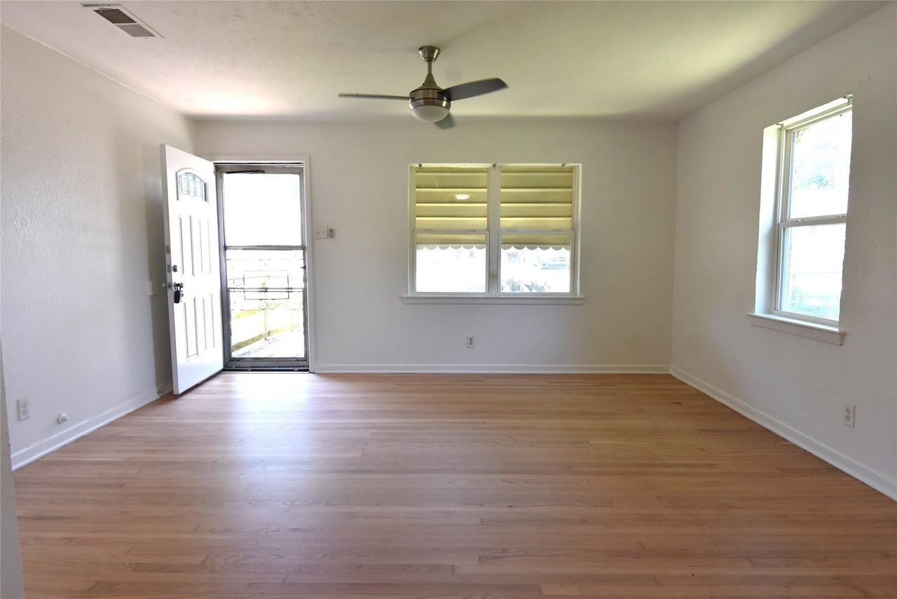 1202 Sunnyside Ave - Photo 4 of 17