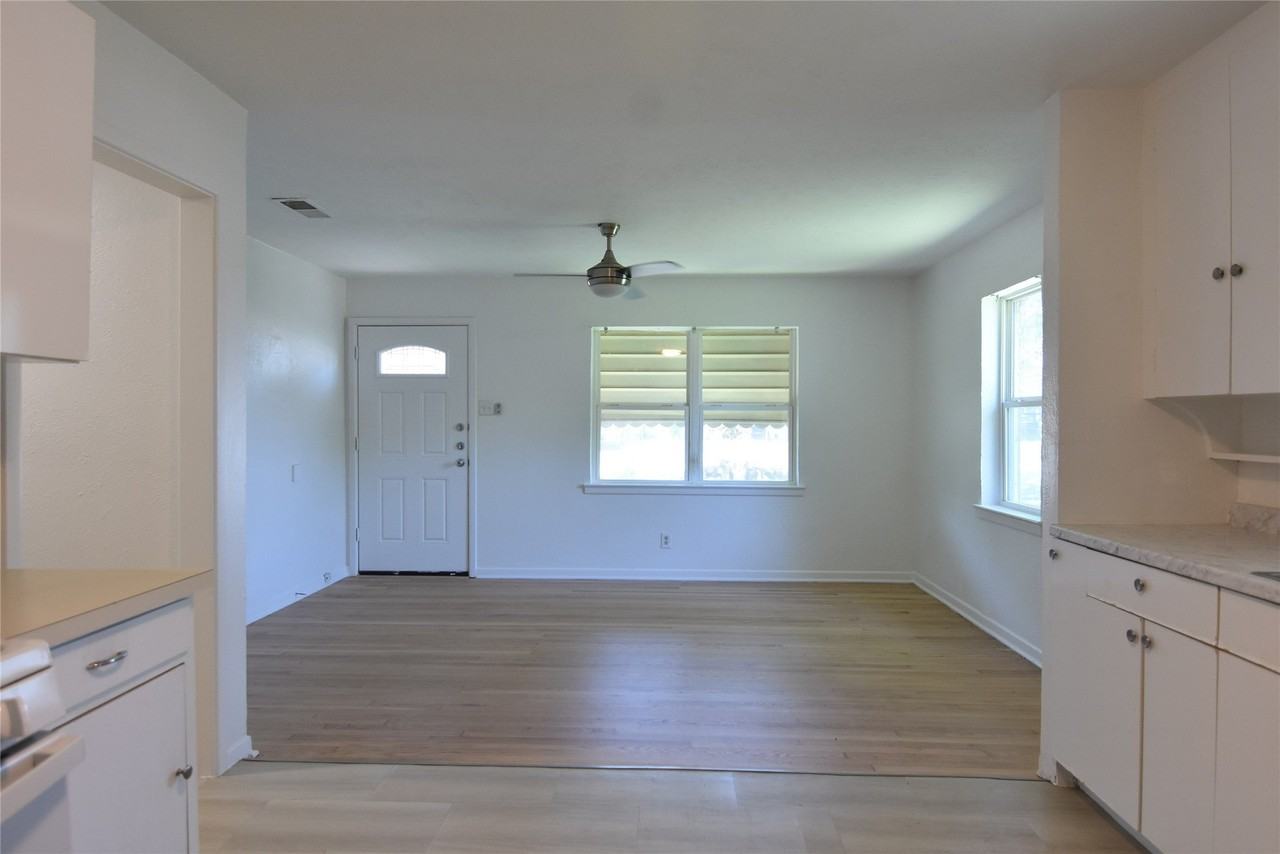 1202 Sunnyside Ave - Photo 5 of 17