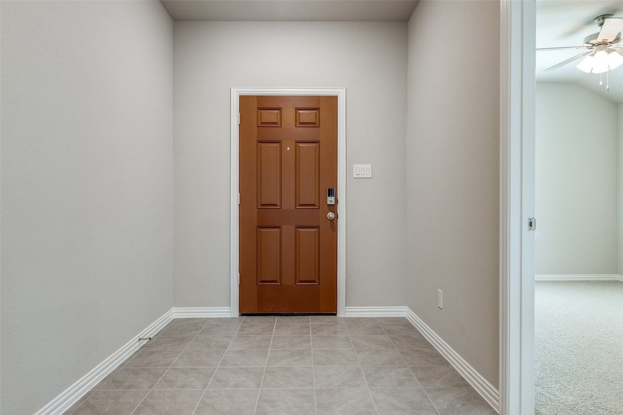 3904 Jasper Ln - Photo 2 of 25