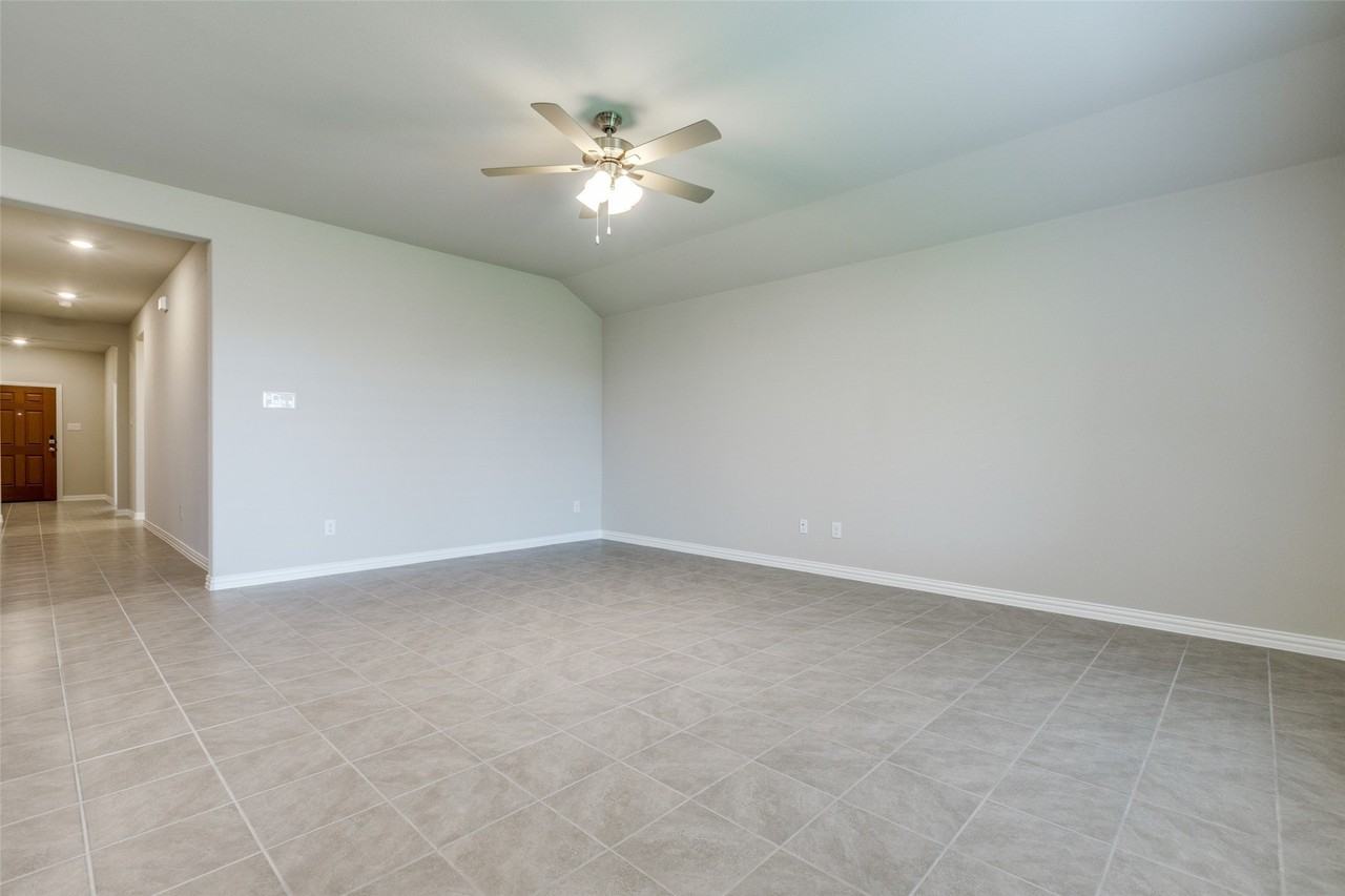 3904 Jasper Ln - Photo 3 of 25