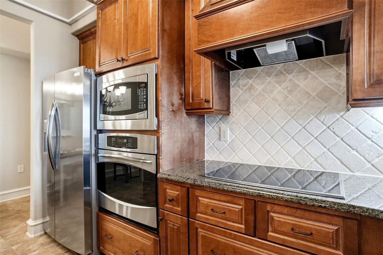 301 Watermere Dr #414 - Photo 4 of 32