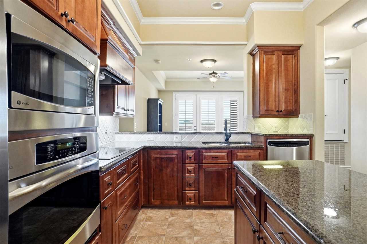 301 Watermere Dr #414 - Photo 5 of 32