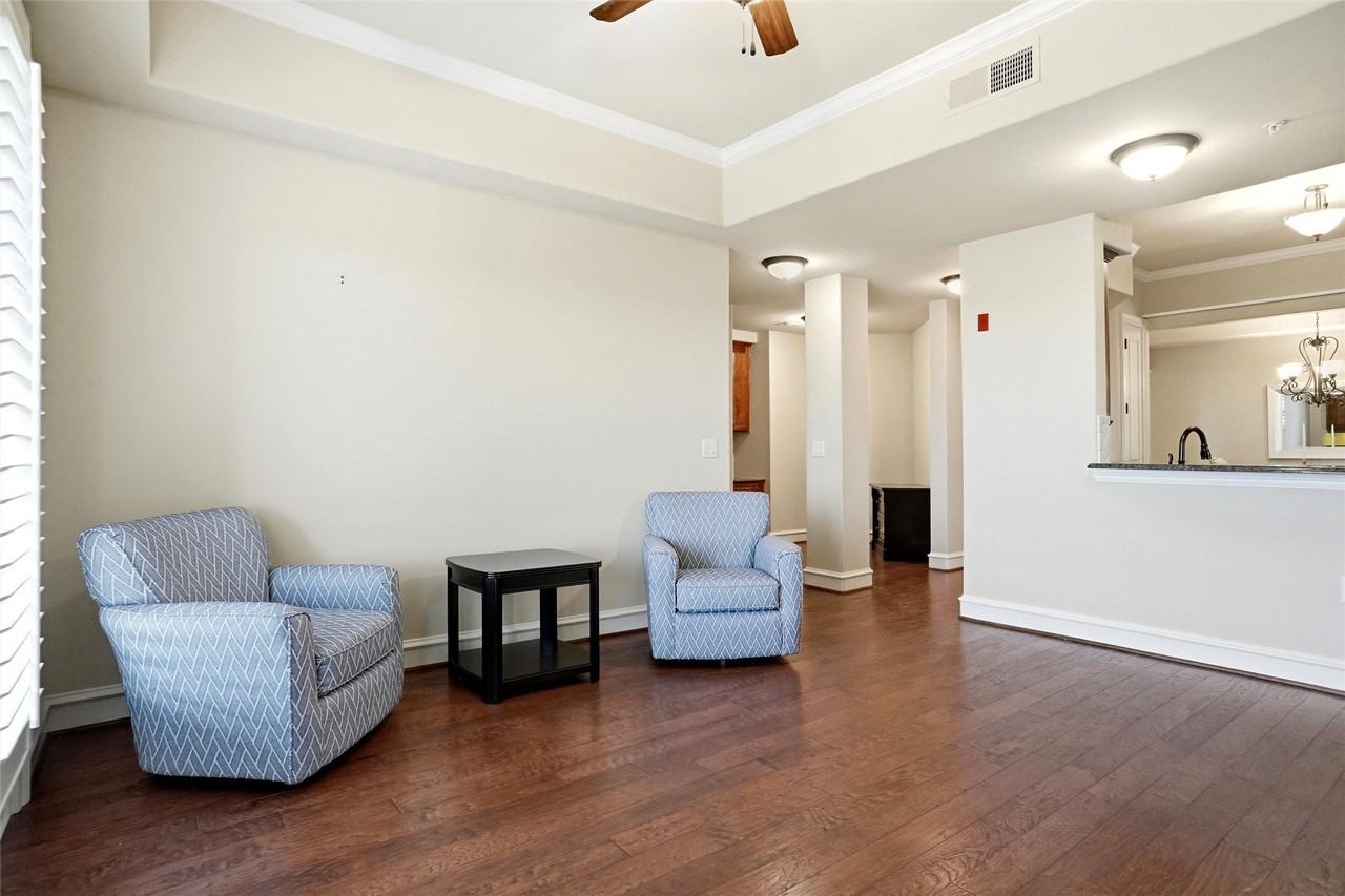 301 Watermere Dr #414 - Photo 7 of 32