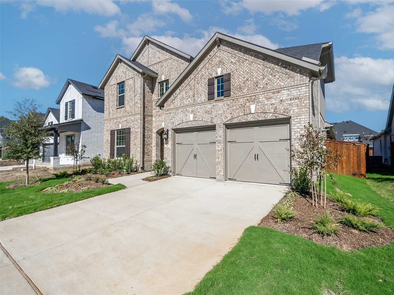 4280 Mill Pond Dr - Photo 2 of 37