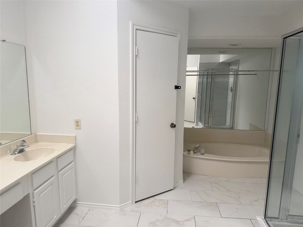 2021 Espinosa Dr - Photo 5 of 9
