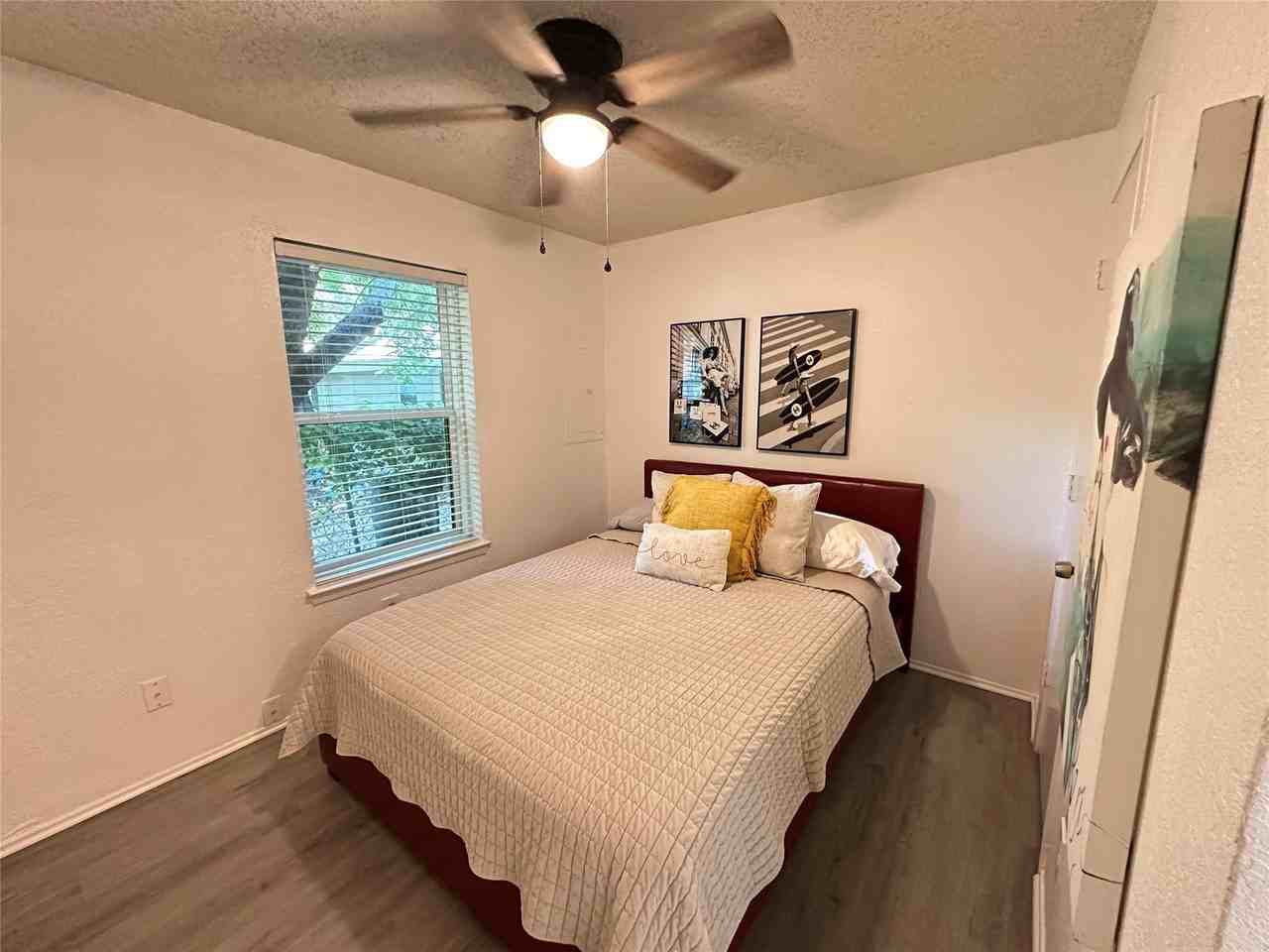 807 W Broadus Ave - Photo 6 of 8