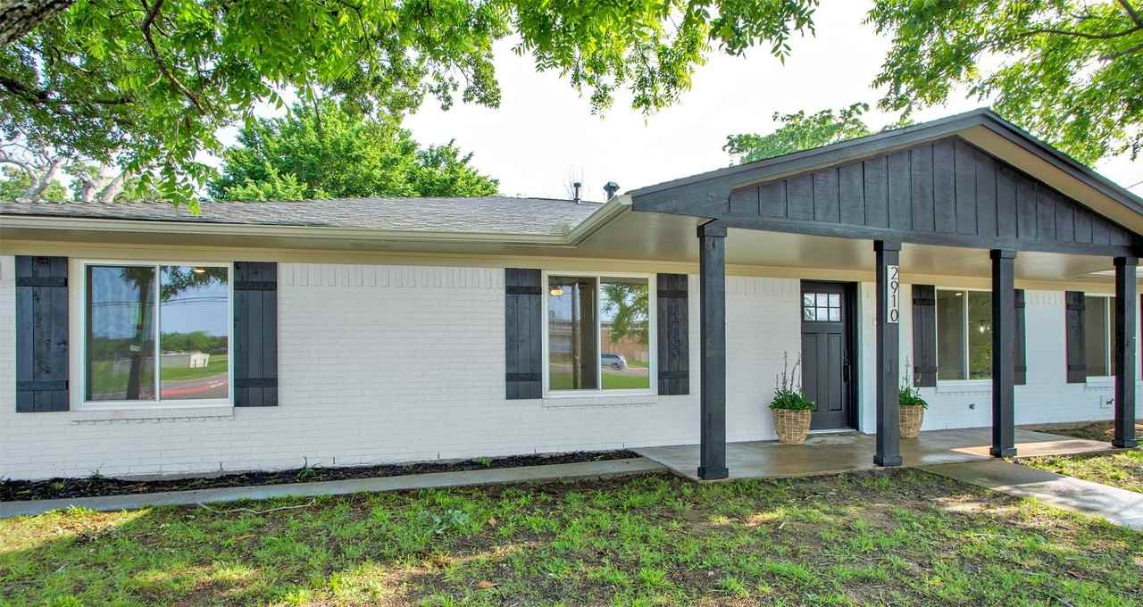 2910 W Crawford St - Photo 2 of 40