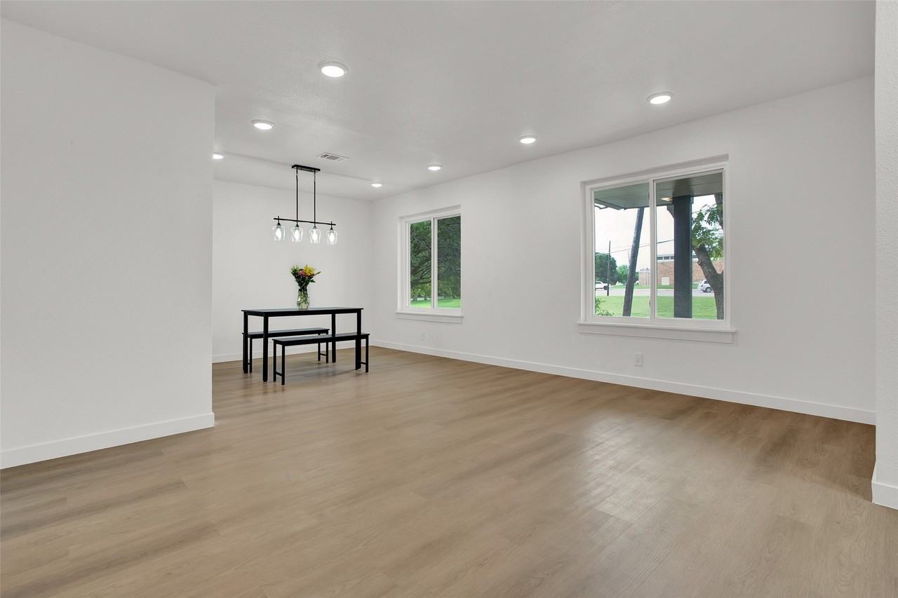 2910 W Crawford St - Photo 4 of 40