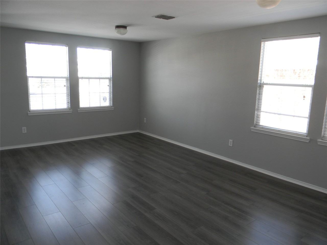4636 Mountain Oak St - Photo 5 of 20