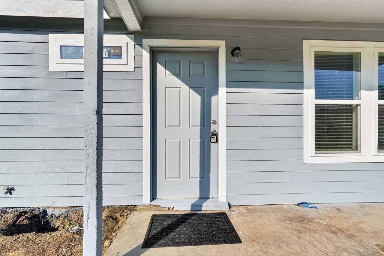 541 Nw King St - Photo 4 of 25