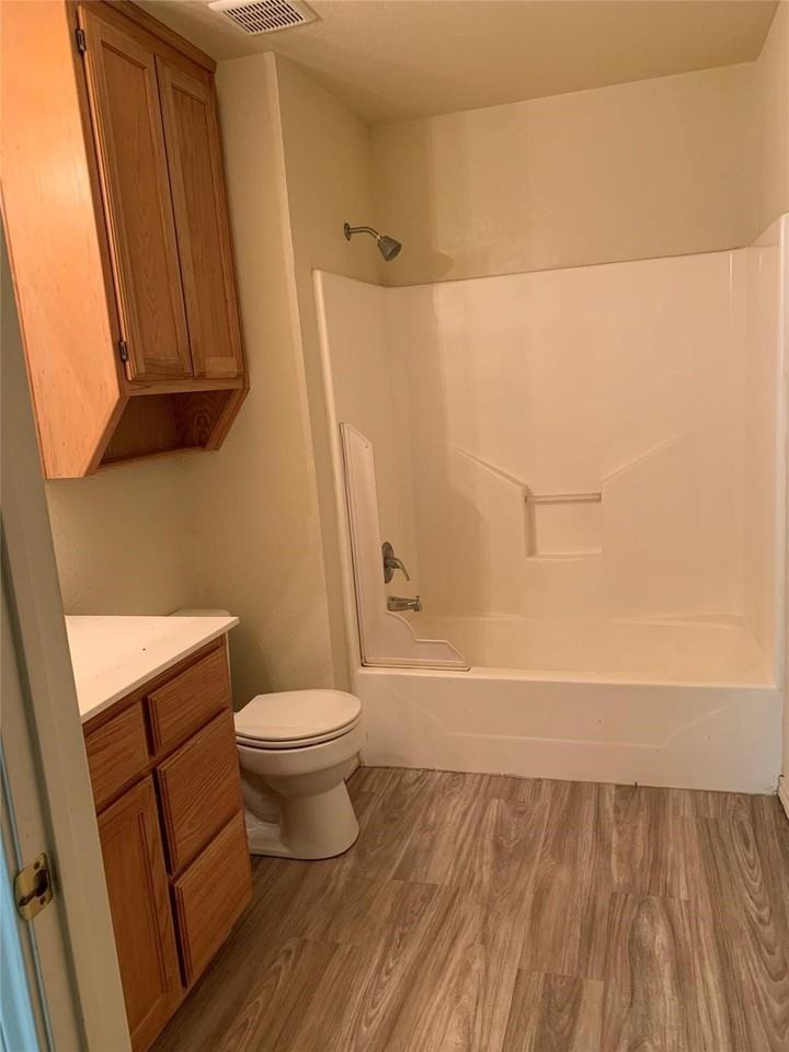 315 Bernard St - Photo 5 of 6