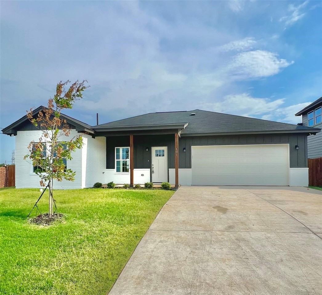 101 Magnolia Estates St