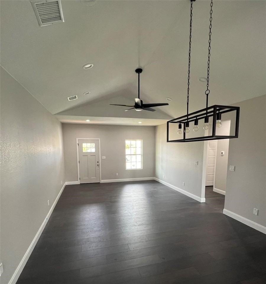 101 Magnolia Estates St - Photo 4 of 15